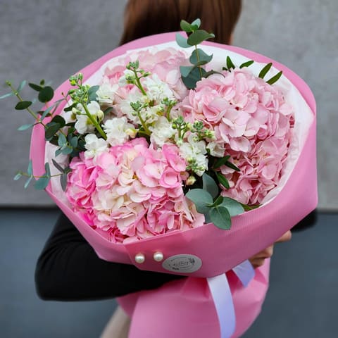 Petal Kiss 🌸 — Kvetiny s laskou
