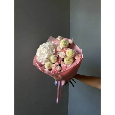 Gentle Bouquet with Dahlias — Dopamine