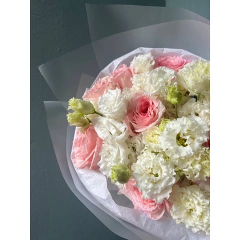 7 Peony roses with 5 Eustoma — Dopamine