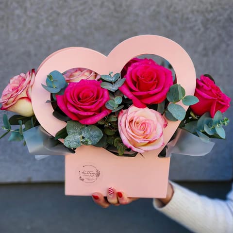 Sweetheart Roses 🩷 — Kvetiny s laskou
