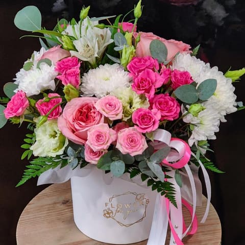 Flowers in a box — Kvetiny s laskou
