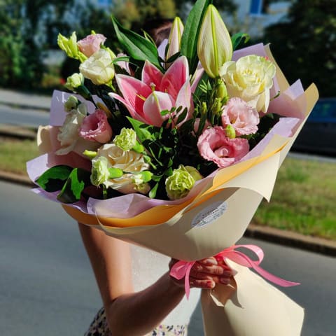 Gentle lily 🌺 — Kvetiny s laskou