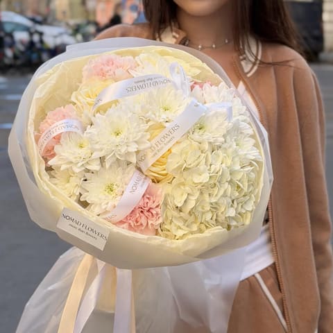 🤍 White Bestseller — Nomad Flowers