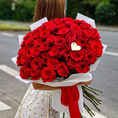 Roses 51 🌹 — Kvetiny s laskou