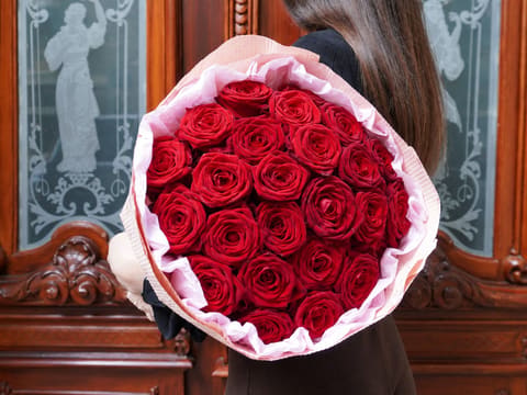 🌹 23 růže Naomi — Fleur de Lys