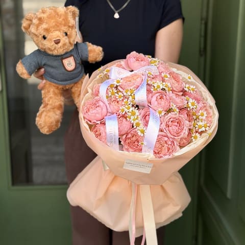 🧸 Bouquet and Small Teddy — Nomad Flowers