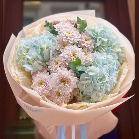 🌿 Hydrangea and Chrysanthemums — Nomad Flowers