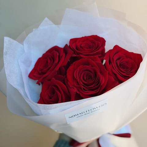 ♥️ 5 Red Roses — Nomad Flowers