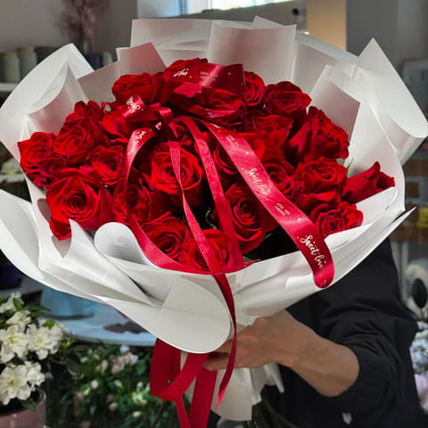 Red rose Ecuador — Milianna Flowers