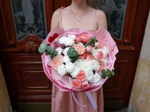 Princess s garden (pivonkove zahradni rüze a pastelove květy) — Fleur de Lys