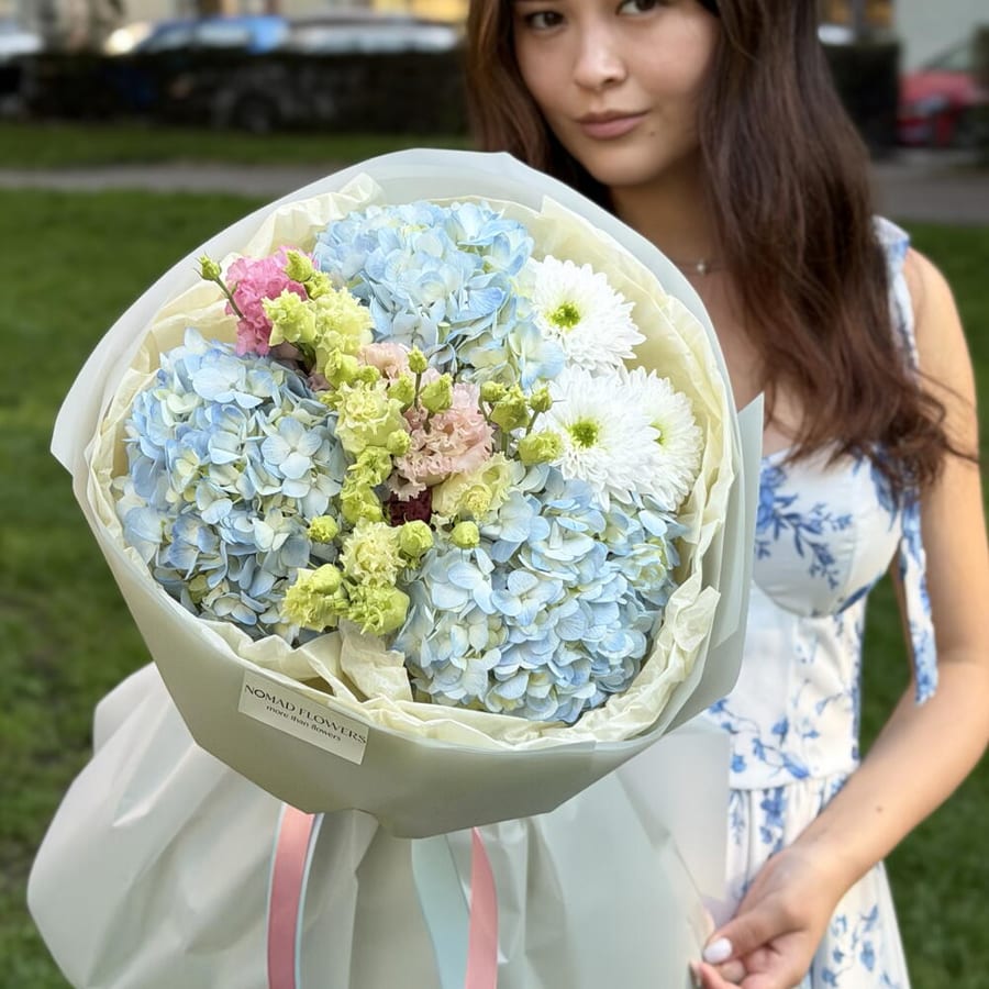 💙 Blue Hydrangea + Eustoma