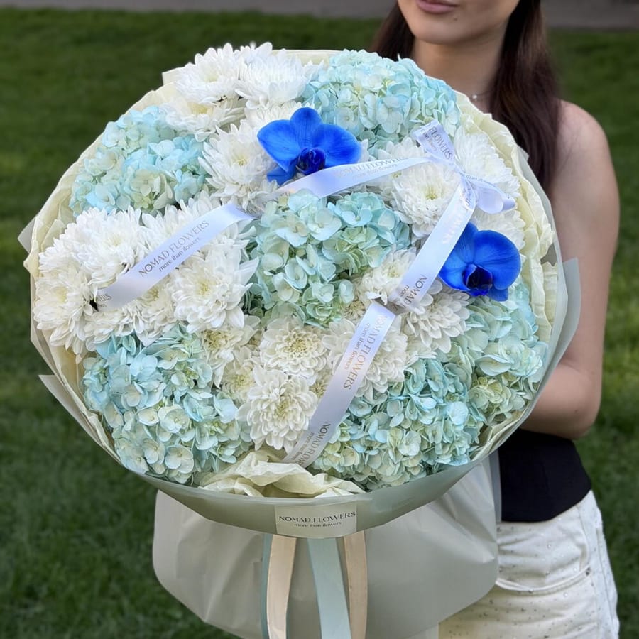 🫐 Big Blue Bouquet