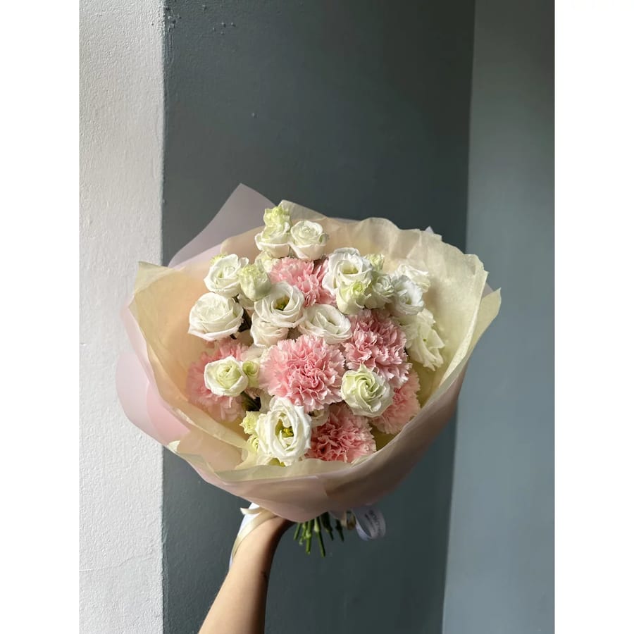 7 Carnations with 5 Eustoma