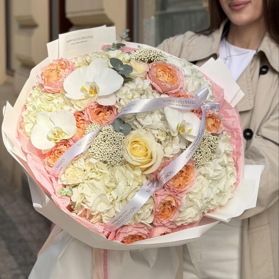 🍑 Peach Garden Bouquet