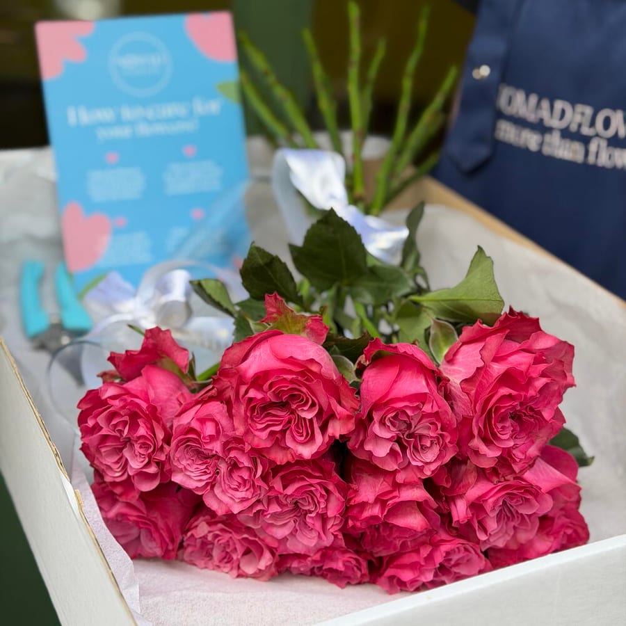 ✂️ Florist Experience Roses Box